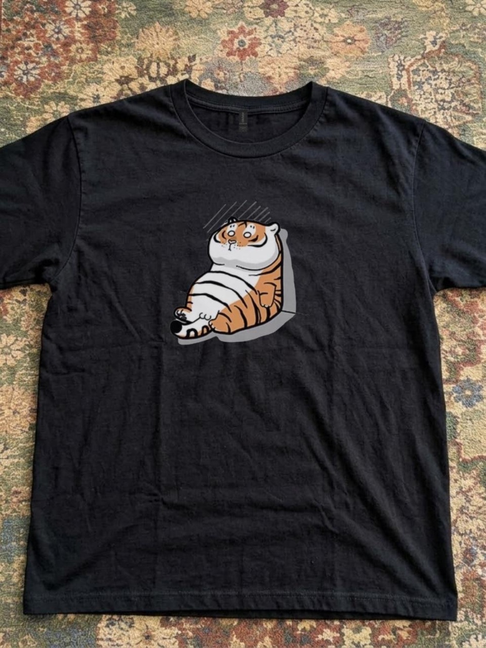 *Cute Chubby Tiger Black Graphic Tee Vintage Style Funny Cartoon*